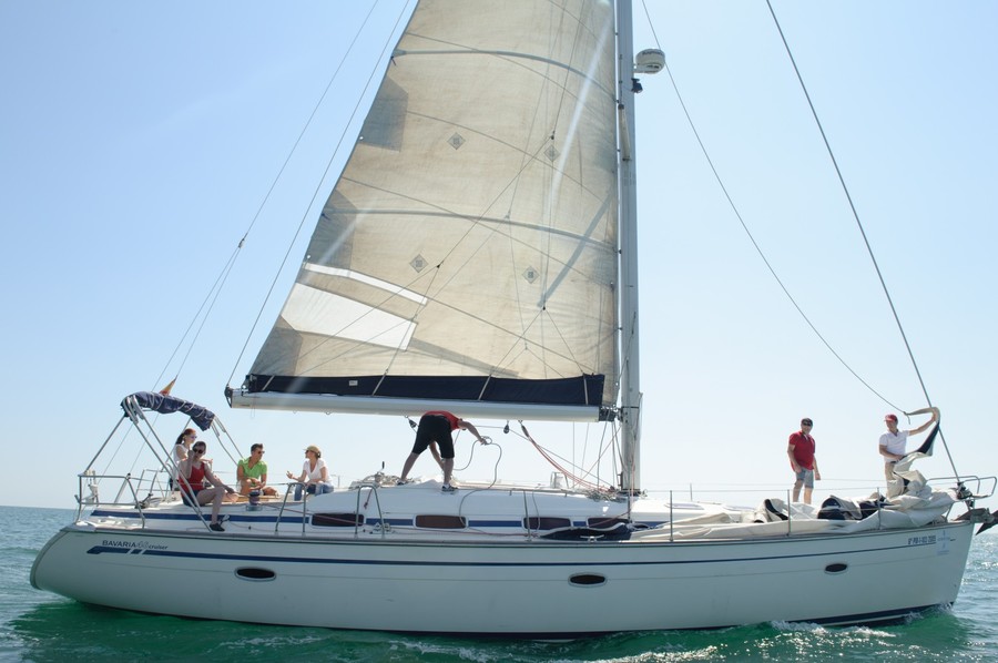 AUROVITAS REG_ (245)